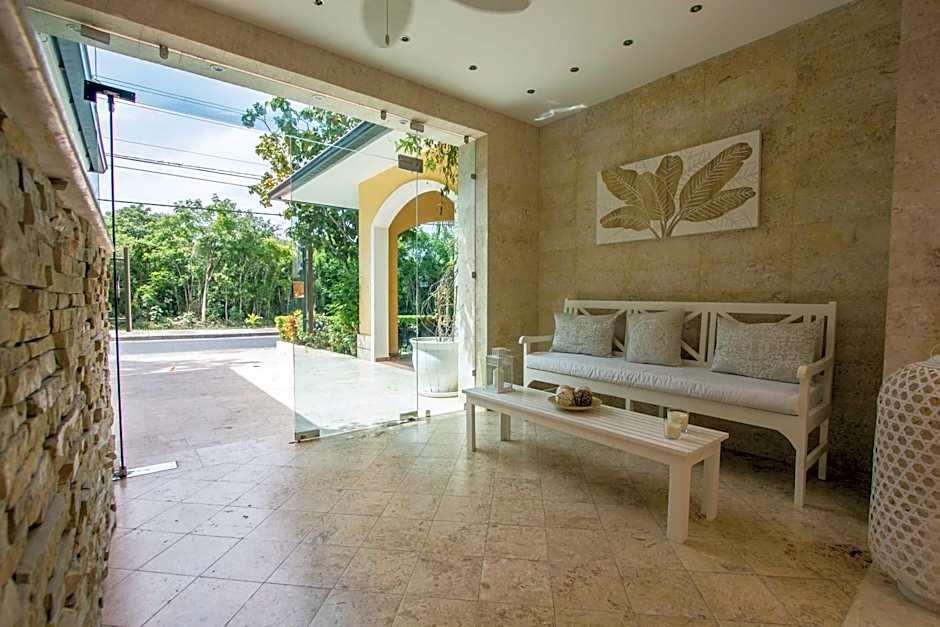 Los Flamencos Aparthotel Beach Club