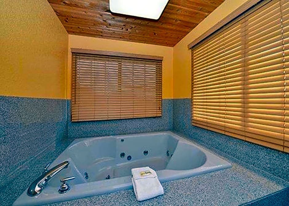 Quality Inn & Suites Grinnell near University