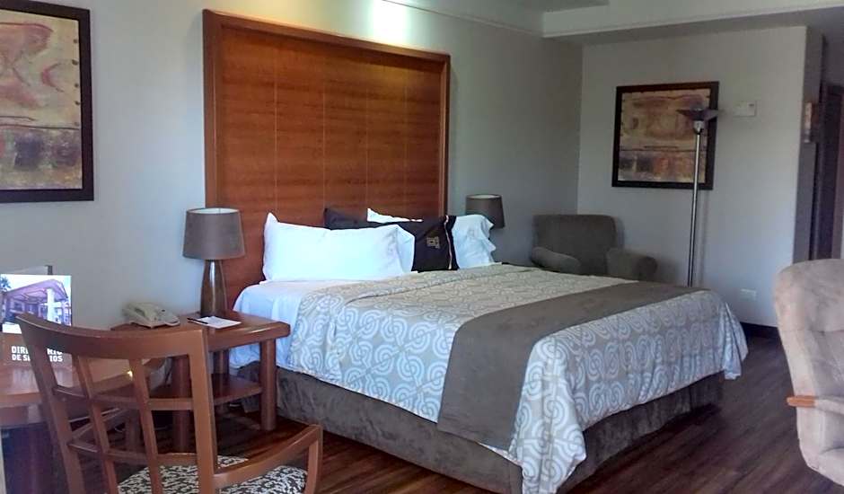 Photo 1 of 11 of 1 King Bed