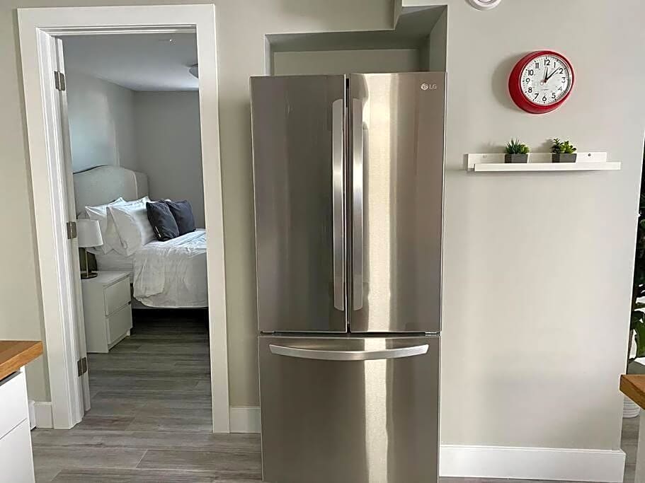 Hidden Getaway, BSMT with Back Yard