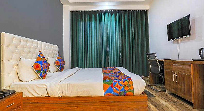 FabHotel Sky Rise Inn