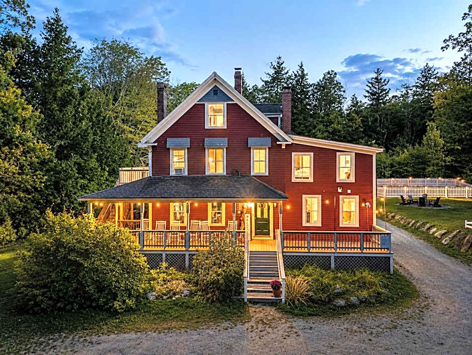 Photo 1 of 36 of The Aurora Inn & Cottages