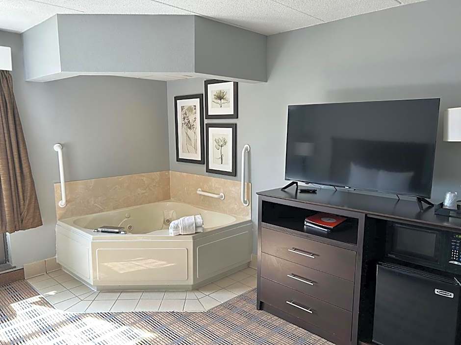AmericInn by Wyndham Ottumwa