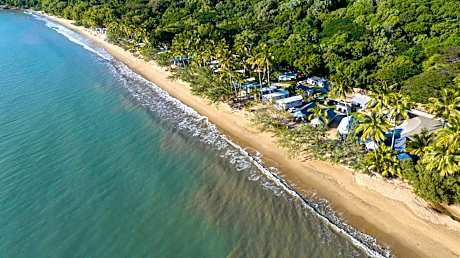 Ellis Beach Oceanfront Bungalows
