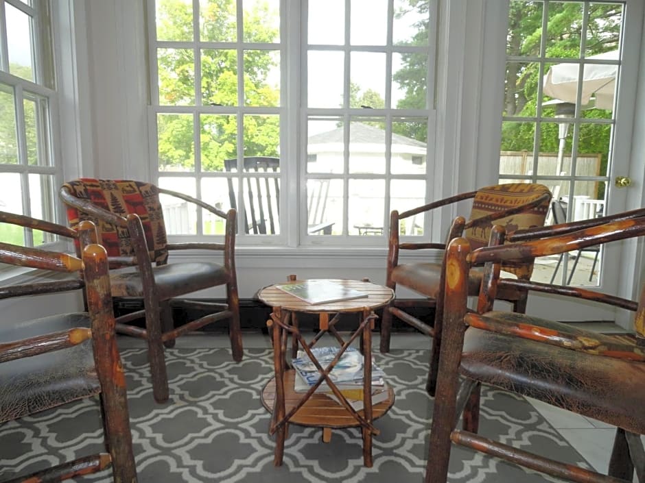 The Bond 1786 Inn