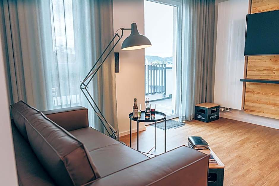 Weekly Boardinghouse