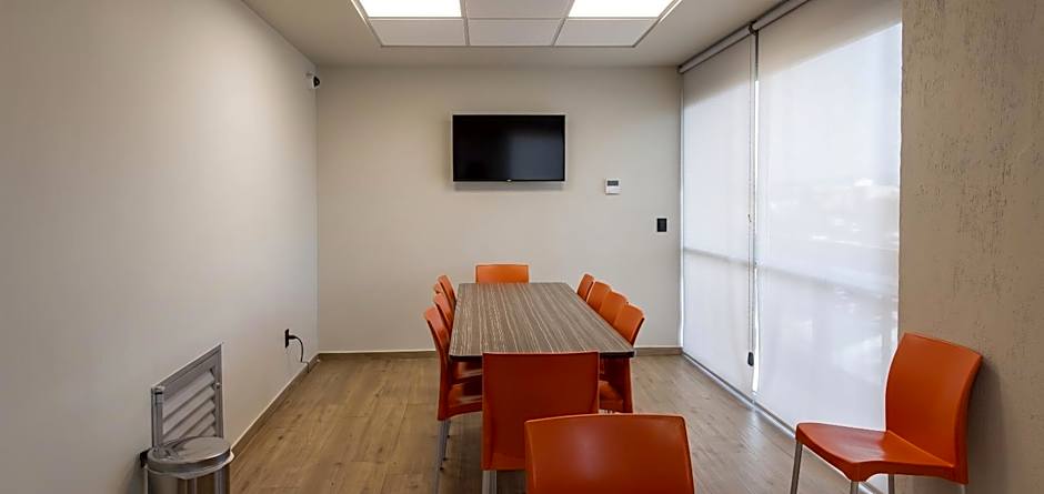 Hotel Block Suites