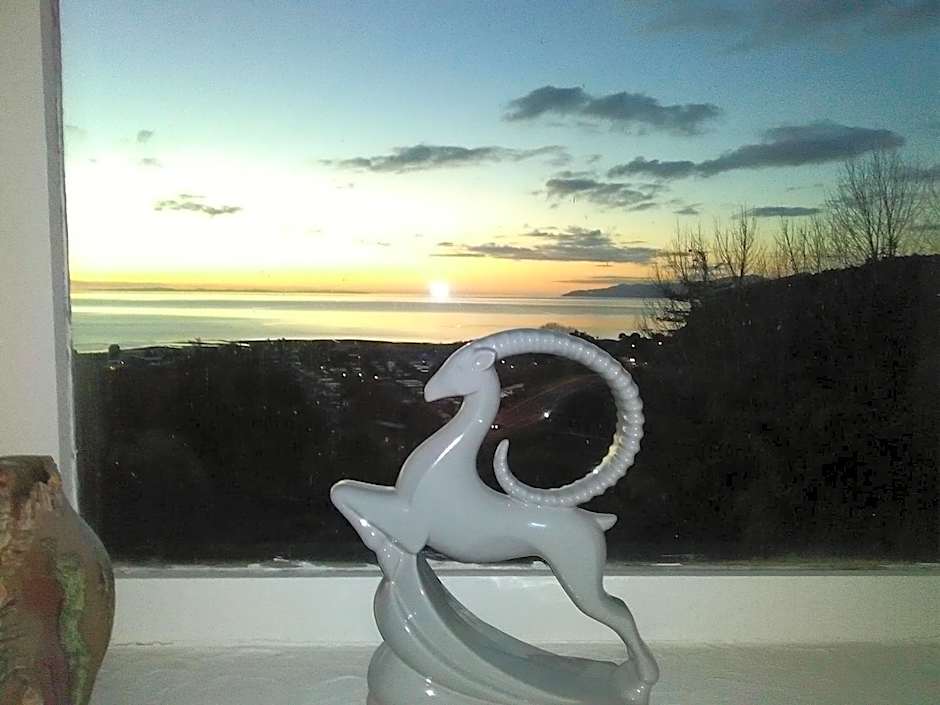 Te Aputa Lodge formally La Casa Te Puru Lodge