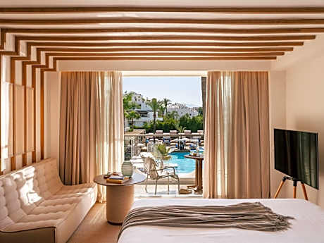 Extra ME + Junior Suite Oasis View