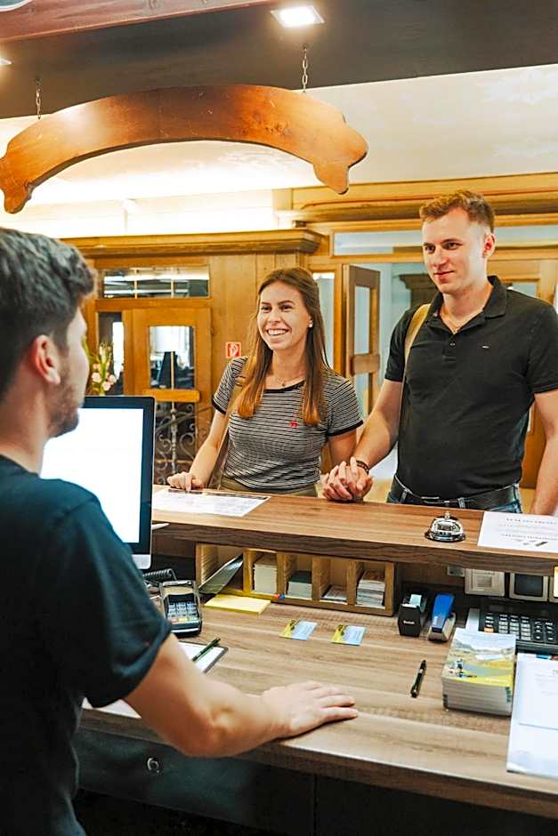 Mountain Hotel & Hostel