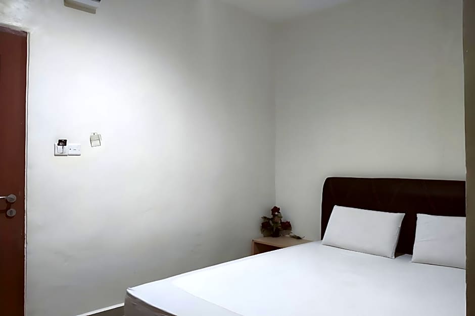 Hotel O Pondok Almirah