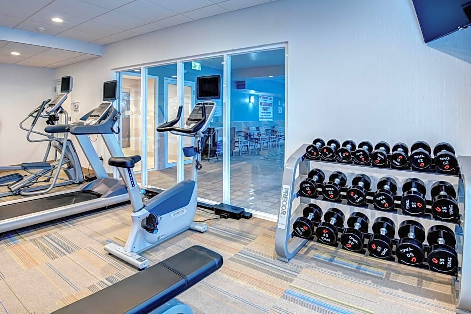 Holiday Inn Express Woodbridge By IHG
