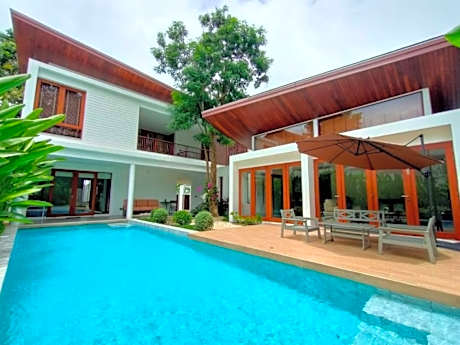 Pranaluxe 4 Bedroom Pool Villa C6