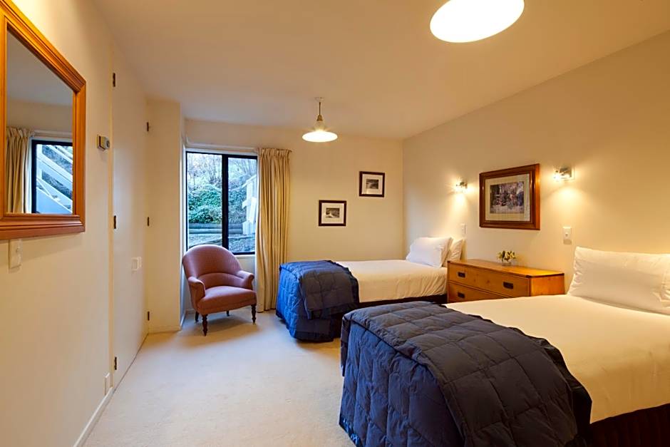 Spinnaker Bay Apartments