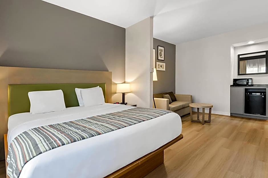 Country Inn & Suites by Radisson, Roanoke, VA