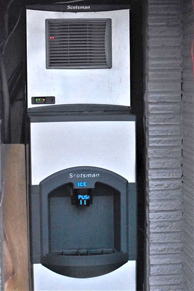 Blue Coast Inn & Suites