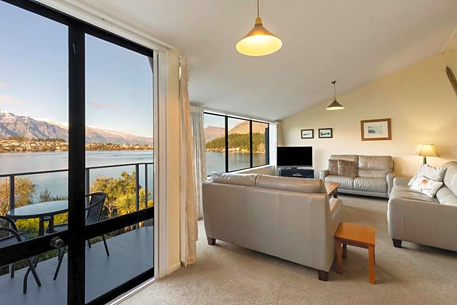 Spinnaker Bay Apartments