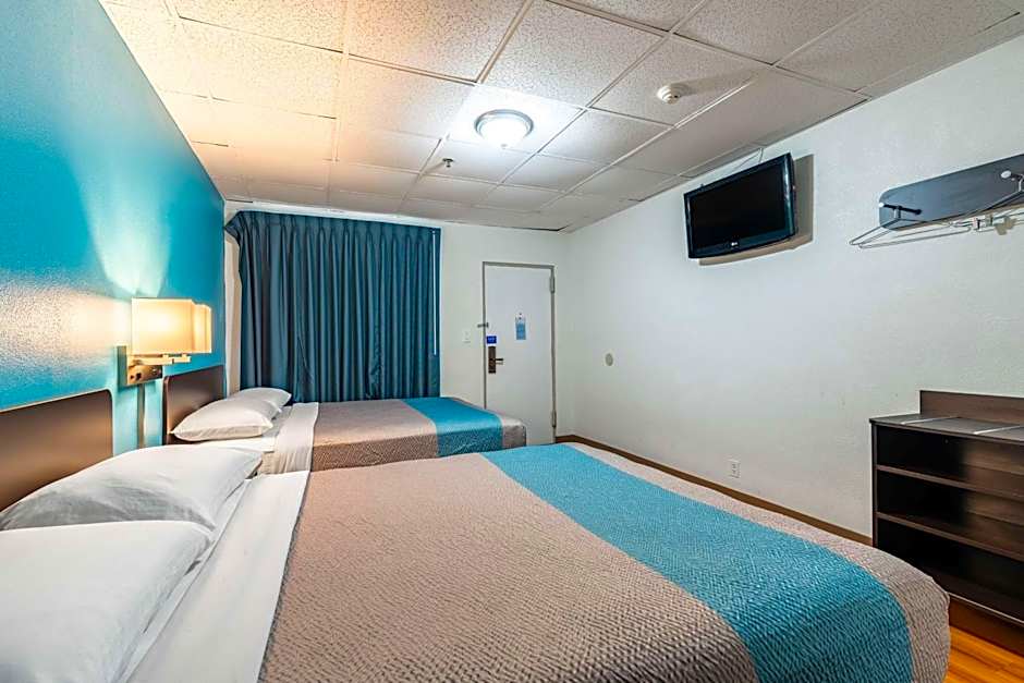 Motel 6-Elmsford, NY - White Plains