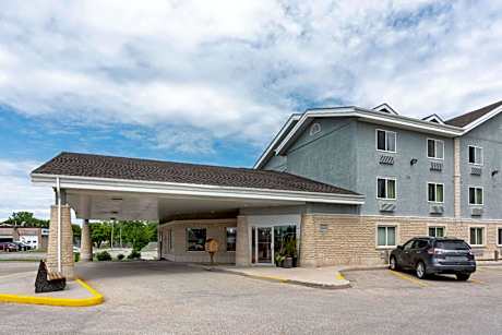 Super 8 by Wyndham Winnipeg West