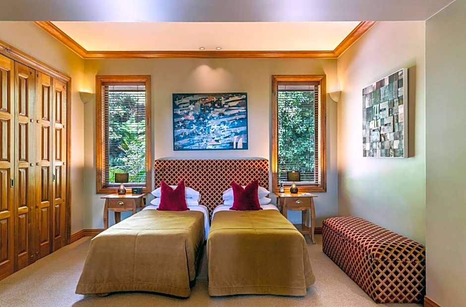 Treetops Lodge & Estate