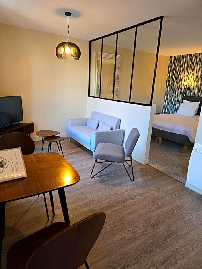 Au Loup Historic Apartments