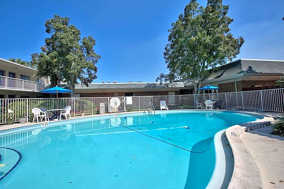 Motel 6-Tallahassee, FL - Downtown