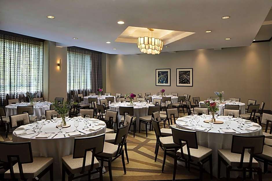 Embassy Suites by Hilton San Francisco Airport Oyster Point