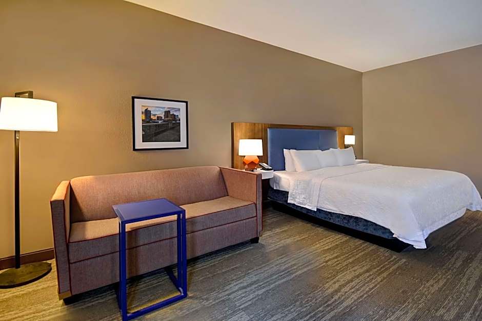 Hampton Inn By Hilton Birmingham-Colonnade 280