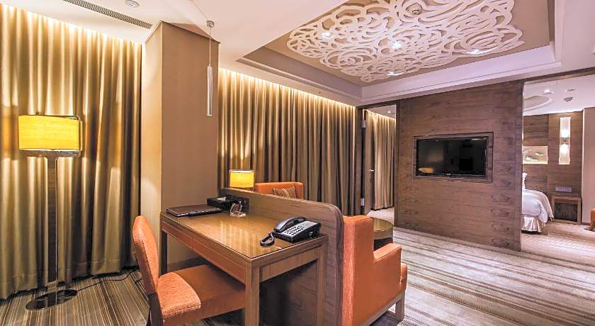 Green World Taipei Station