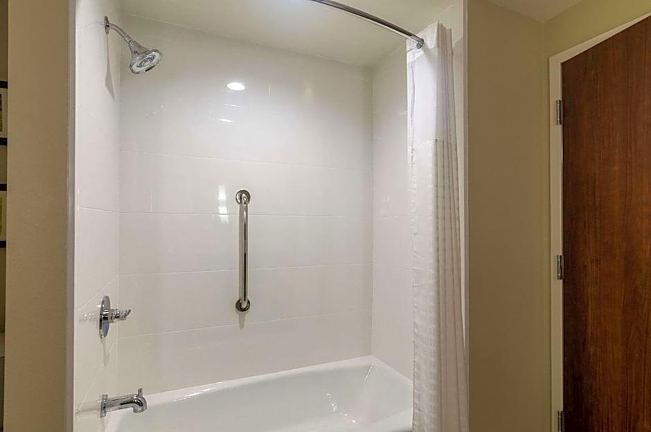 Comfort Suites Meridian And I-40