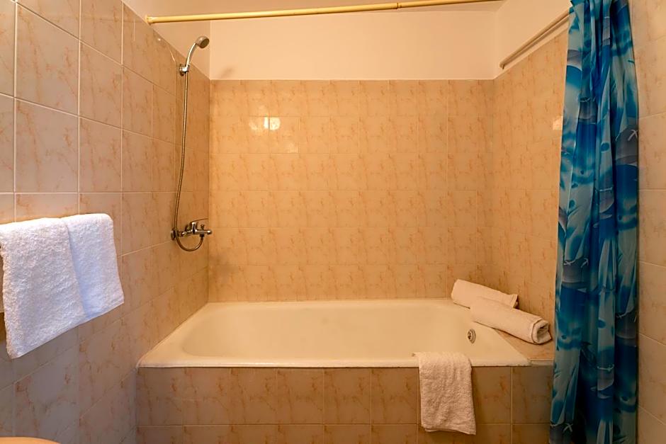 Хотелски комплекс Ямболен