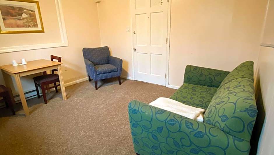 Country Place Inn And Suites White Haven