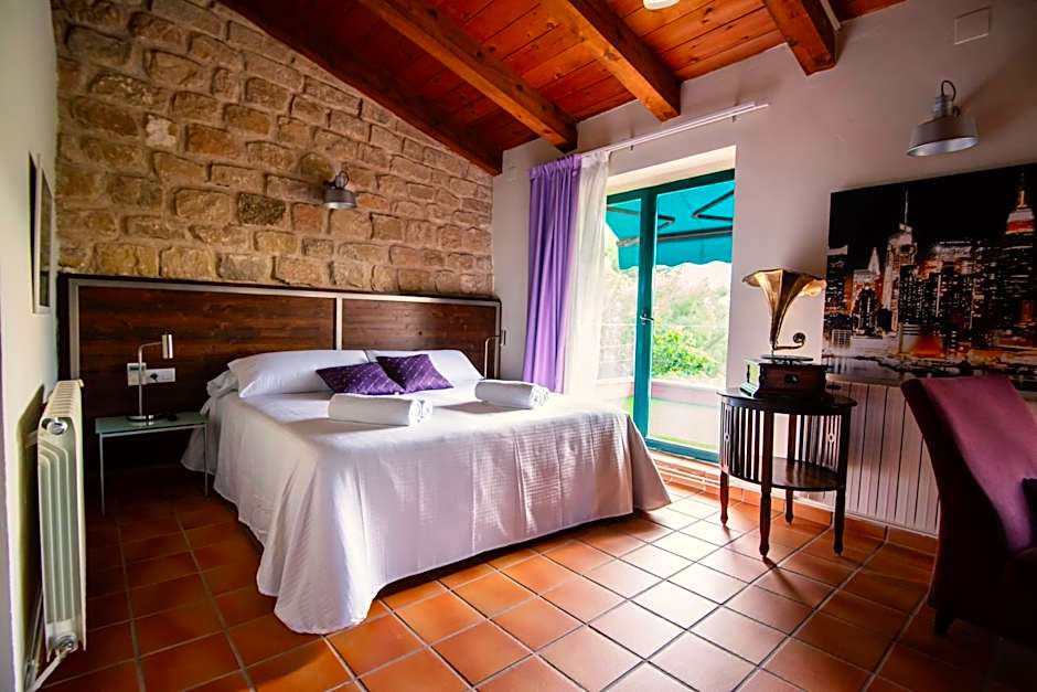 Hospedium Hotel La Parada del Compte