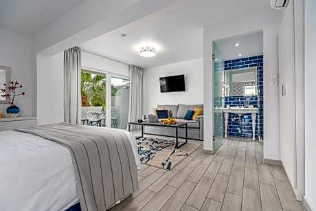 Family Room with Side Sea View