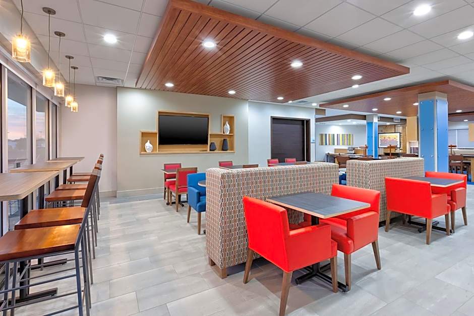 Holiday Inn Express And Suites Wooster By IHG