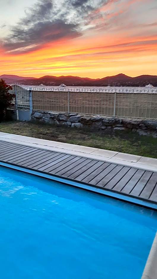 Villa Playa del Sol - B1