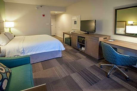 King Room with Sofa Bed and Study - Non-Smoking