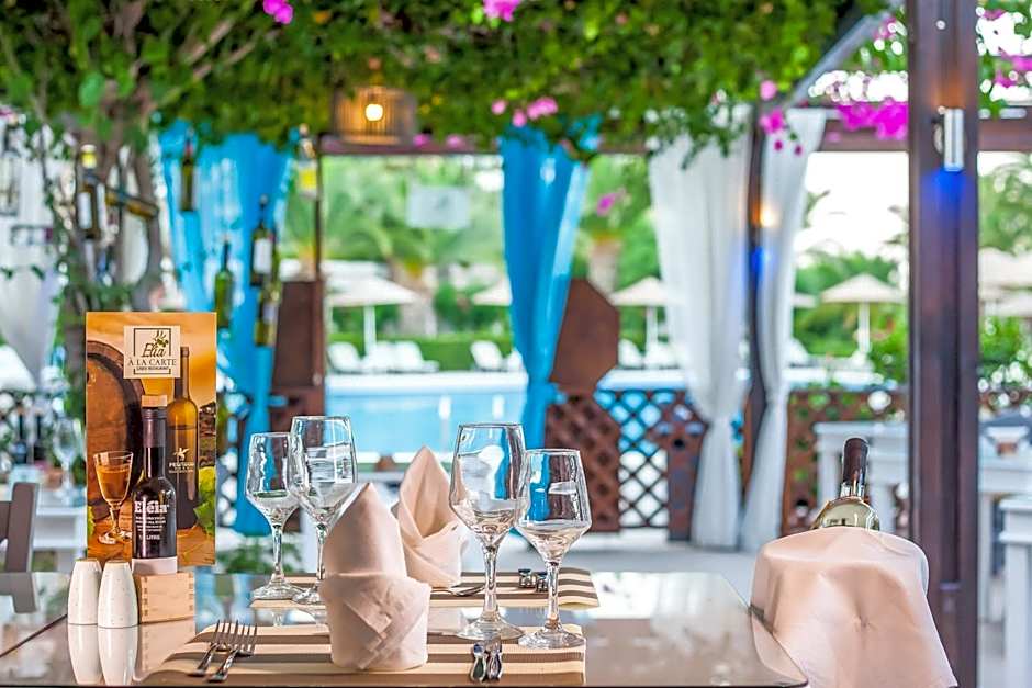 Pegasos Deluxe Beach Hotel