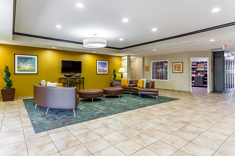 Candlewood Suites Aurora-Naperville