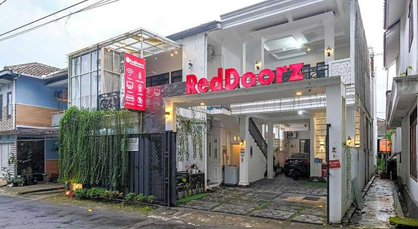 RedDoorz Syariah near Taruna Nusantara Magelang