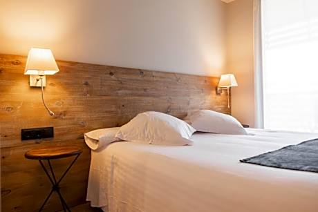 One-Bedroom Apartment with Terrace