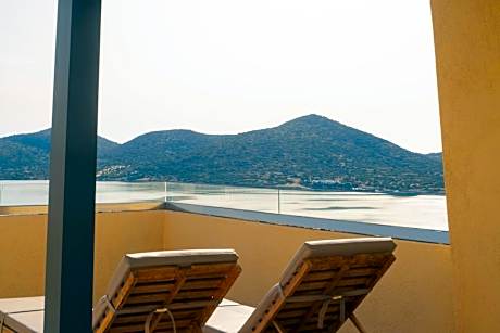 Deluxe Studio with Panoramic Sea View