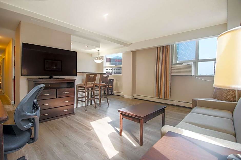 Coast Calgary Downtown Hotel & Suites by APA