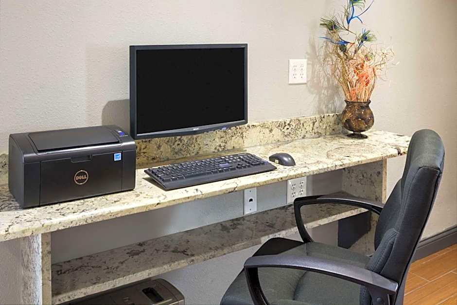 Super 8 by Wyndham Ardmore