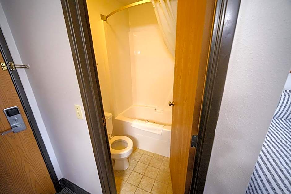 Westwood Inn & Suites Kimball I 90