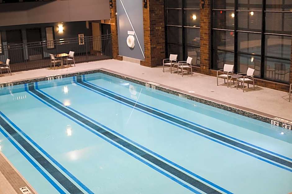 Holiday Inn & Suites St. Cloud By IHG