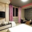 F1 Hotel