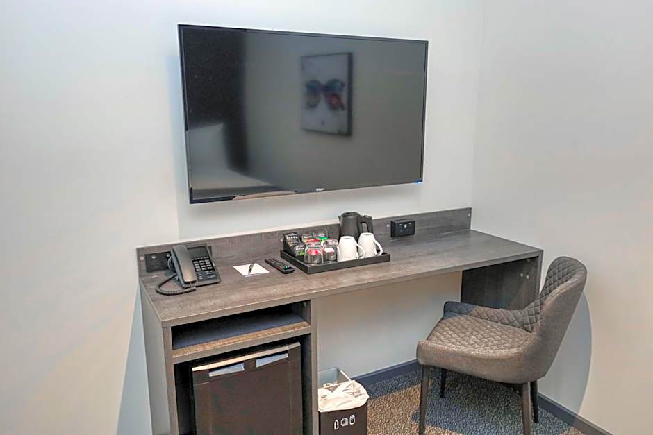 Microtel by Wyndham Wellington