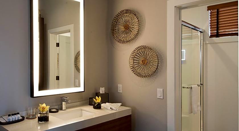 Gateway Hotel, Trademark Collection by Wyndham