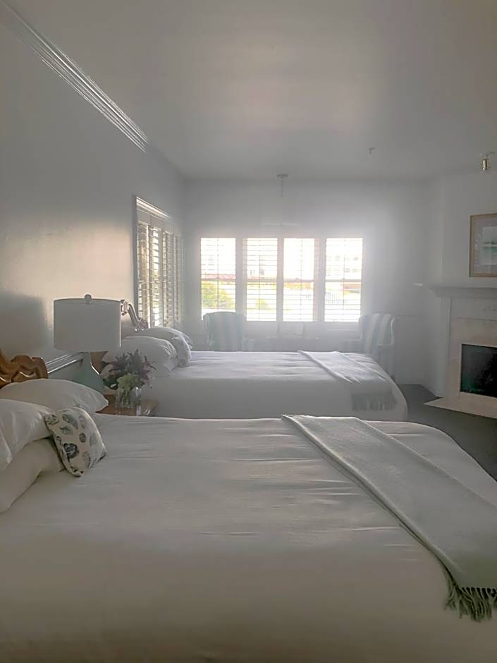 Photo 1 of 3 of City Deluxe 2 Queen Beds